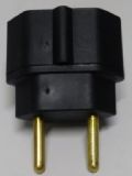 Adaptador Pino Fora Padro NBR Entra 2 Pinos Redondo + Saida 2 Pinos Redondo + 1 terra 10/20 Amperes Preto/Branco